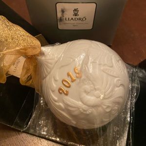 Lladro 2015 ornament $85 retail